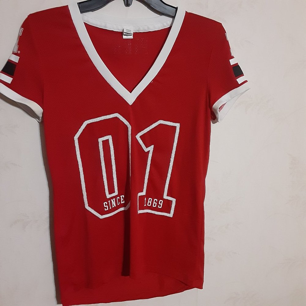 PINK Victoria's Secret Women's Nebraska V Neck Shirt in Size S/P